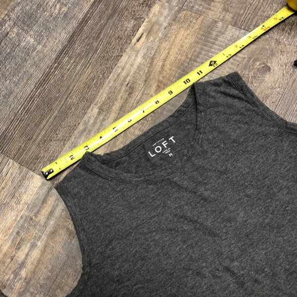 Ann Taylor gray top - Picture 4 of 6